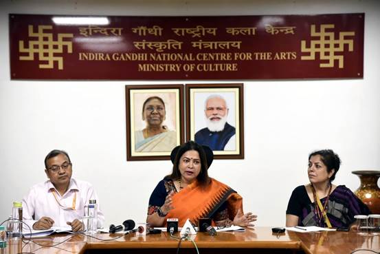 अमूर्त सांस्कृतिक विरासत सूची में दुर्गा पूजा को नामांकित करना देश का गौरव है- मीनाक्षी लेखी