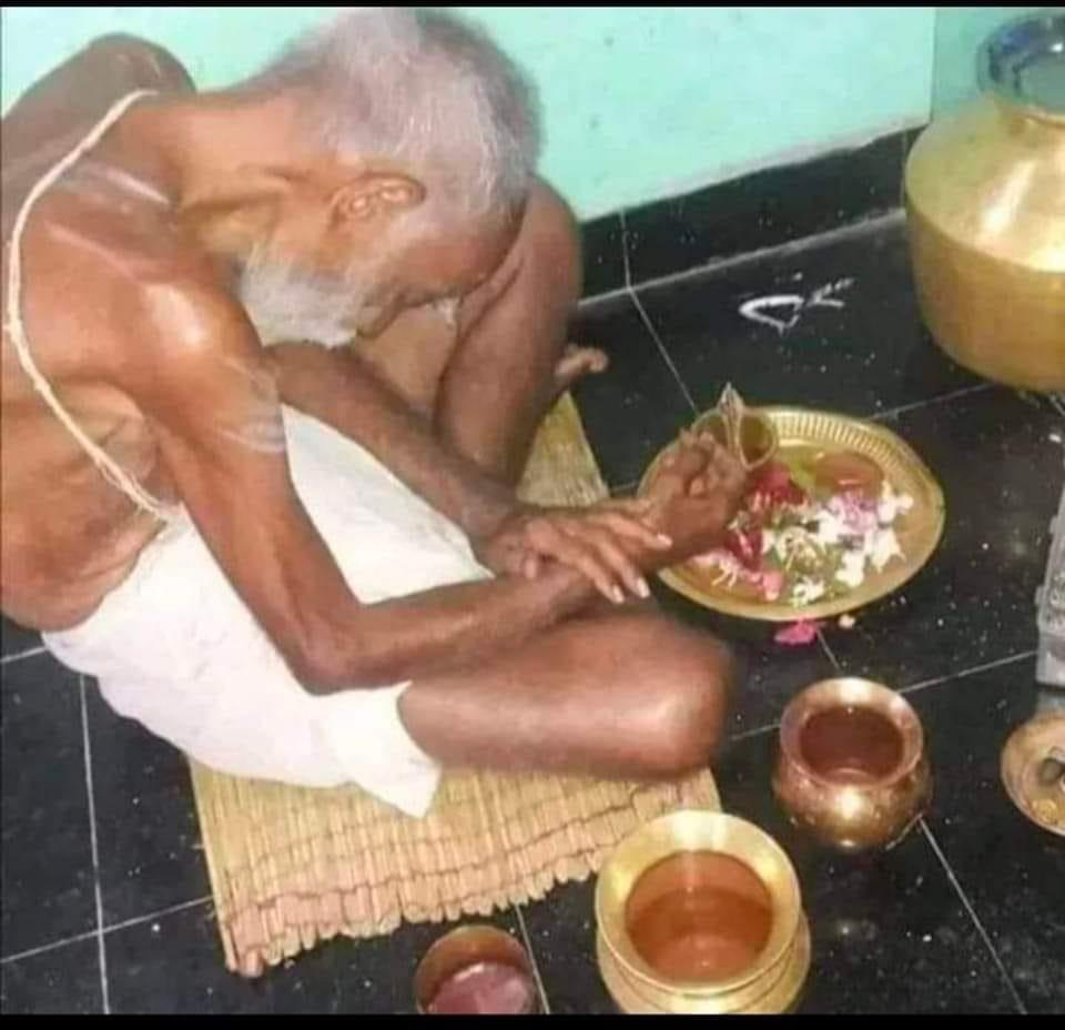 हिन्दुओं की साधना में शक्ति का उदाहरण, पूजा करते करते ही छोड़ दिया शरीर…