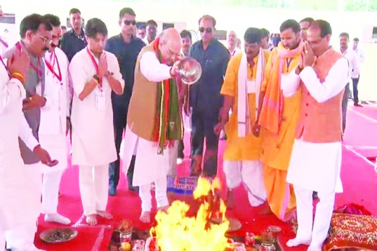 केंद्रीय गृह मंत्री अमित शाह ने ग्वालियर में राजमाता विजयाराजे सिंधिया एयरपोर्ट के नए टर्मिनल का शिलान्यास किया