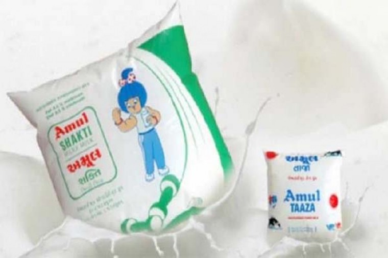 दिवाली से पहले देश की जनता को झटका, अमूल ने बढ़ाए दूध के दाम