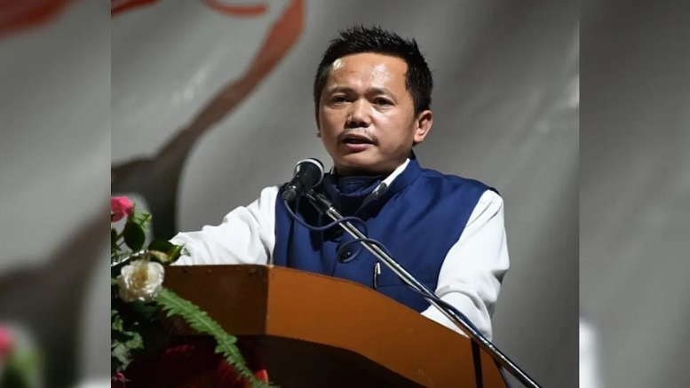 भाजपा विधायक ने किया बेनकाब सिक्किम के मुख्यमंत्री के सचिव ने धर्मांतरण को बढ़ावा देने के लिए अपने पद का इस्तेमाल किया