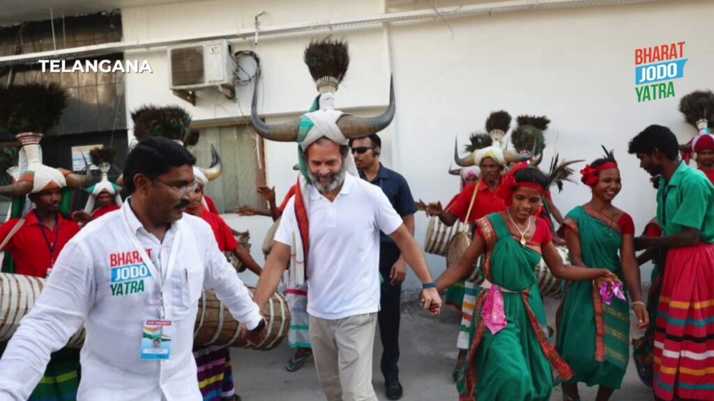 तेलंगाना में राहुल गांधी की ‘भारत जोड़ो यात्रा’ का चौथा दिन, आदिवासी समाज के साथ किया डांस