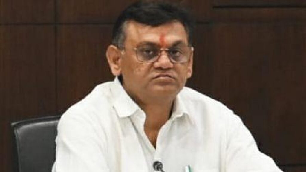 यूपी के मंत्री दिनेश खटीक जातिसूचक टिप्पणी की वजह से विवाद में फंसे
