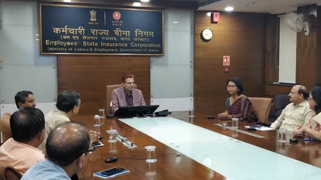 डॉ. राजेन्द्र कुमार, आई.ए.एस. द्वारा कर्मचारी राज्य बीमा निगम में महानिदेशक का पदभार ग्रहण