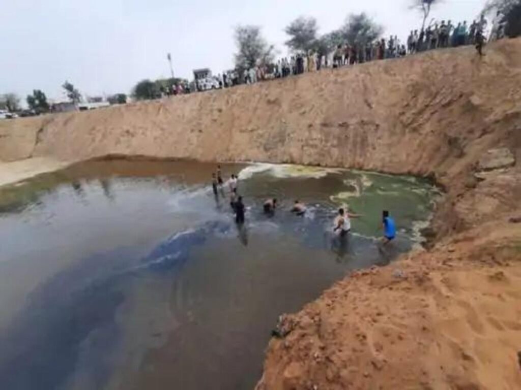 दिल्ली के लाहौरी गेट व हरियाणा के गुरुग्राम में दर्दनाक हादसा, कही तालाब में डूबने से 6 बच्चों की मौत तो कहीं मकान ढहने से 10 की हालत गंभीर