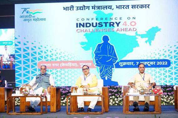 उद्योग 4.0 पर सम्मेलन उद्योग, संस्थानों, उद्यमियों और नीति निर्माताओं के बीच और अधिक सामंजस्य लाएगाः डॉ. महेंद्र नाथ पांडेय