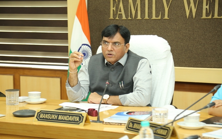 केंद्रीय स्वास्थ्य मंत्री डॉ मनसुख मंडाविया की अध्यक्षता में कोविड-19 की स्थिति की समीक्षा के लिए उच्च स्तरीय बैठक आयोजित