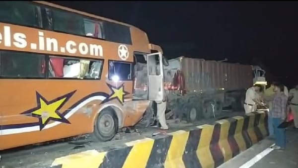 मध्य प्रदेश के रीवा में बस और ट्रक की टक्कर में 15 लोगों की मौत, पीएम मोदी ने जताया शोक