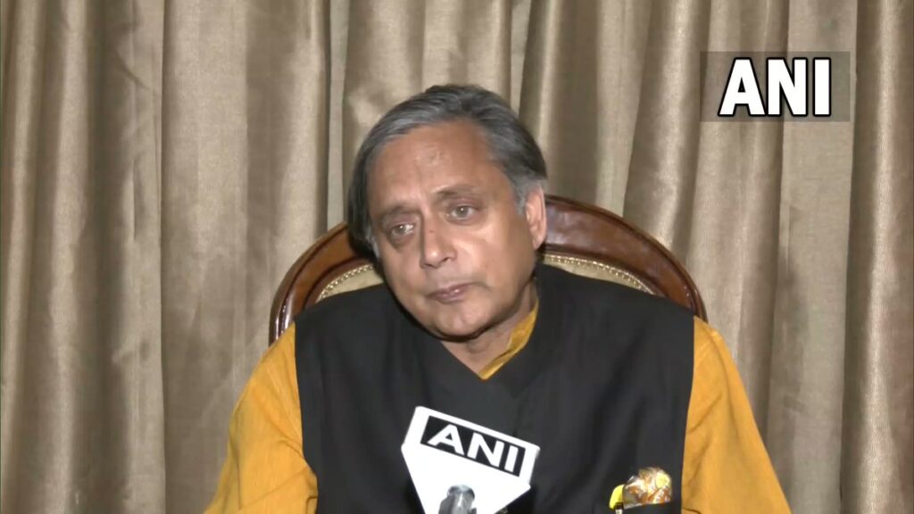 अगर आप पार्टी के काम से संतुष्ट हैं, तो खड़गे साहब को वोट दें, बदलाव चाहते हैं मुझे: शशि थरूर