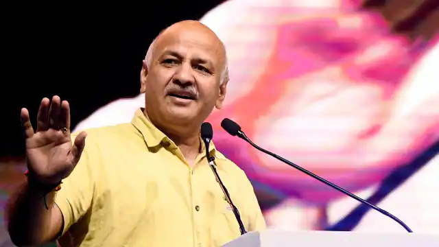 मनीष सिसोदिया से पूछताछ जारी, सीएम केजरीवाल ने बीजेपी पर लगाया फंसाने का आरोप
