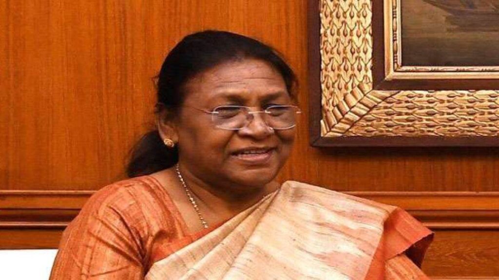 संबंधित सेवाओं का हिस्सा बनने के बाद उनका उद्देश्य राष्ट्र और उसके लोगों की पूरी ईमानदारी से सेवा करना होना चाहिए- राष्ट्रपति