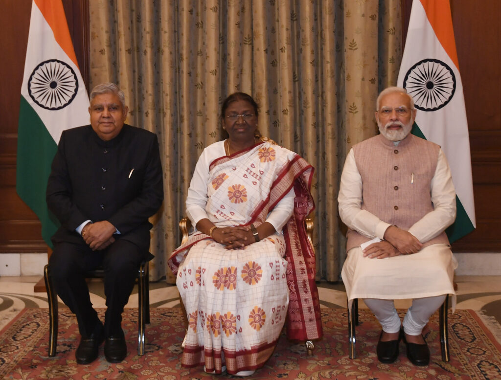 प्रधानमंत्री मोदी, राष्ट्रपति मुर्मु और उपराष्ट्रपति धनखड़ ने सभी देशवासियों को विजयादशमी पर दी बधाई व शुभकामनाएं