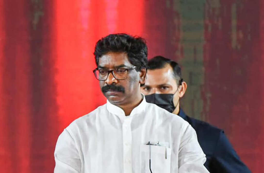अवैध खनन मामले में झारखंड के सीएम हेमंत सोरेन को ईडी का समन, तीन नवंबर को होगी पूछताछ
