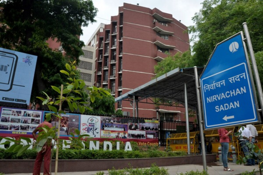 गुजरात और हिमाचल में चल रहे विधानसभा चुनावों के दौरान रिकॉर्ड बरामदगी