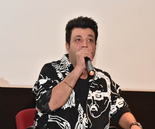 लोगों के चेहरों पर मुस्कान लाना और उन्हें हंसाना ही मुझे आगे बढ़ने के लिए प्रेरित करता है: अभिनेता वरुण शर्मा