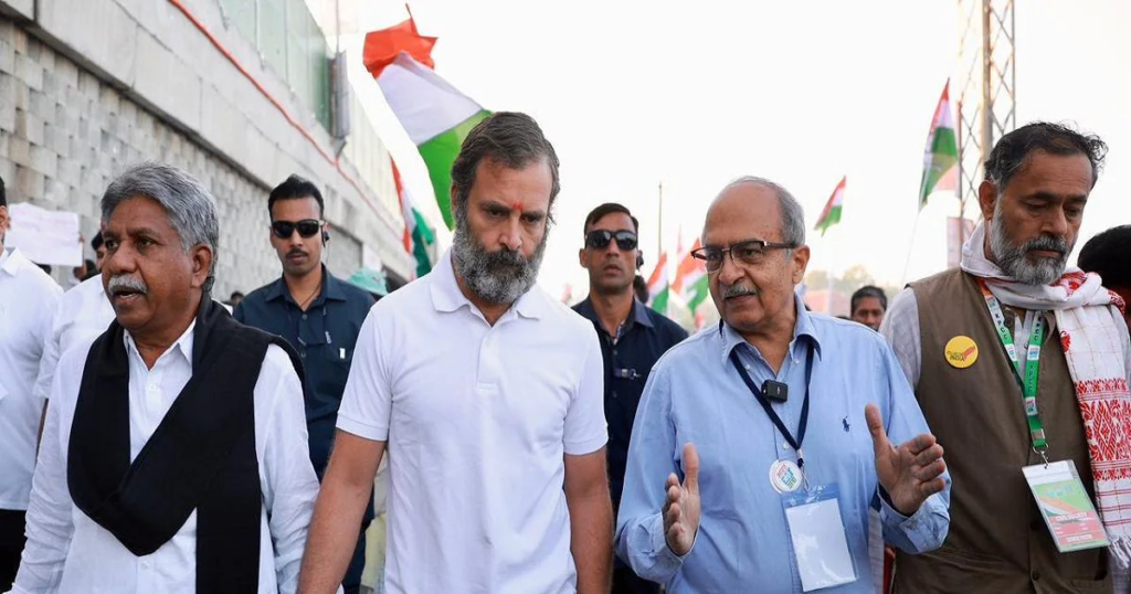 राहुल गांधी के साथ भारत जोड़ो यात्रा में हुए शामिल प्रशांत भूषण और योगेंद्र यादव