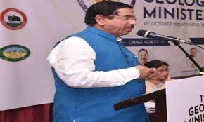 केन्द्रीय खान मंत्री प्रल्हाद जोशी ने भारतीय भूवैज्ञानिक सर्वेक्षण (जीएसआई) दीमापुर कार्यालय का दौरा किया