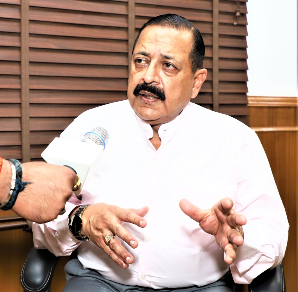 दोनों राज्यों की सरकारें पराली जलाने पर रोक लगाने के लिए पर्याप्त प्रयास नहीं कर रही हैं, इससे दिल्ली-एनसीआर की हवा की गुणवत्ता में गिरावट आ रही हैं:केंद्रीय मंत्री डॉ. जितेंद्र सिंह
