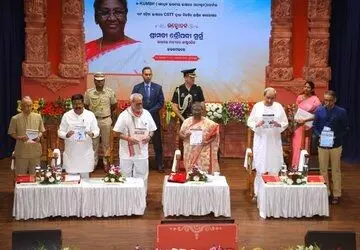 राष्ट्रपति द्रौपदी मुर्मु ने भुवनेश्वर में शिक्षा संबंधी विभिन्न परियोजनाओं का शुभारंभ किया