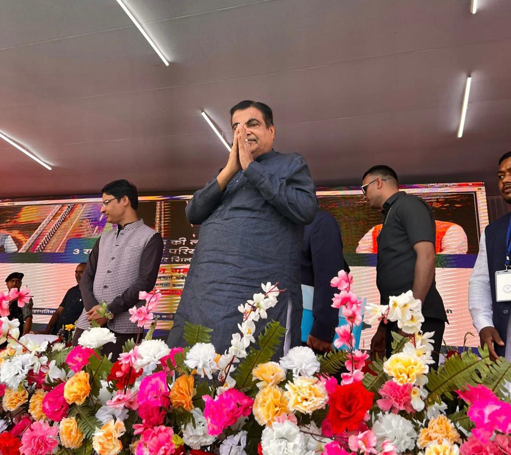 सिलीगुड़ी में सड़क उद्घाटन के दौरान केंद्रीय मंत्री नितिन गडकरी की तबीयत हुई खराब
