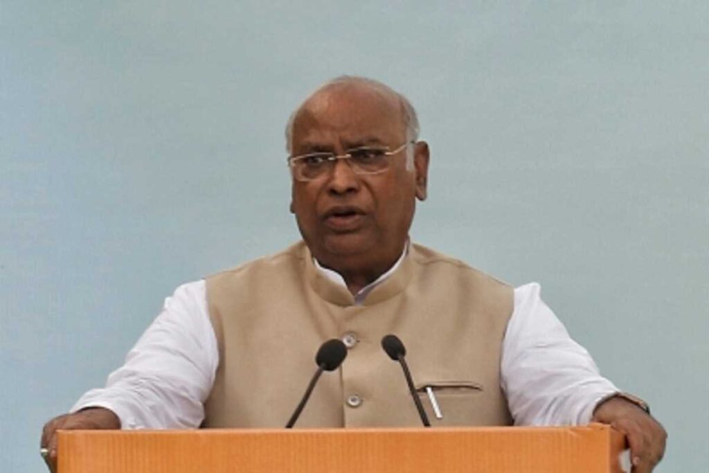 कांग्रेस ने 4 नेताओं को अखिल भारतीय कांग्रेस कमिटी के समन्वयक के तौर पर किया नियुक्त