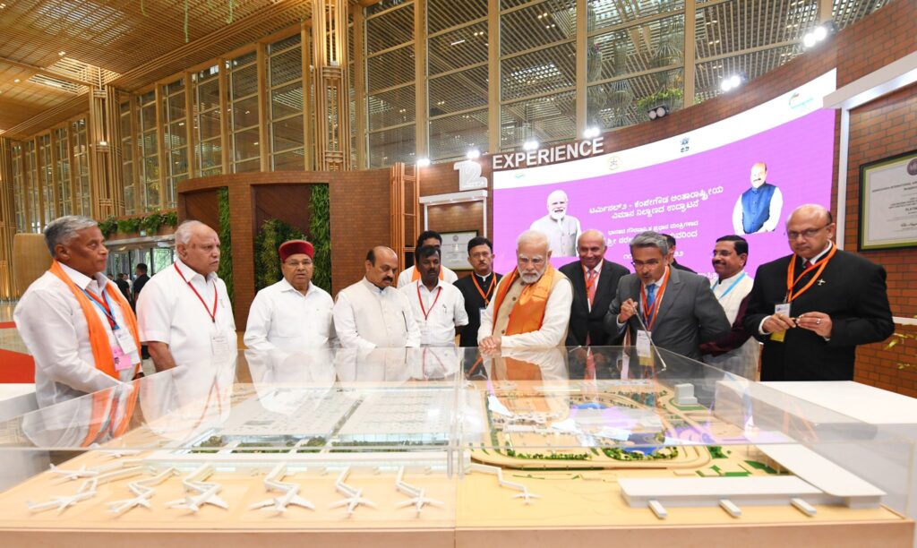 पीएम मोदी ने बेंगलुरु स्थित केम्पेगौडा अंतरराष्ट्रीय हवाई अड्डे के टर्मिनल-2 का किया उद्घाटन