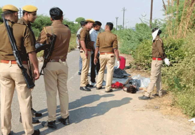 यूपी के मथुरा में ट्रॉली बैग में मिला युवती का शव, गोली मारकर की गई हत्या