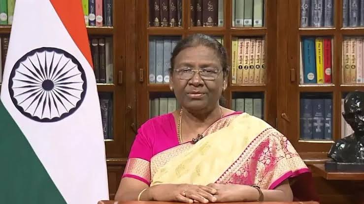 मध्यप्रदेश सरकार द्वारा आयोजित नागरिक अभिनंदन समारोह में सम्मिलित हुईं राष्ट्रपति मुर्मू