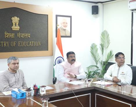धर्मेंद्र प्रधान और अश्विनी वैष्णव की आगामी काशी तमिल संगम की तैयारियों की समीक्षा