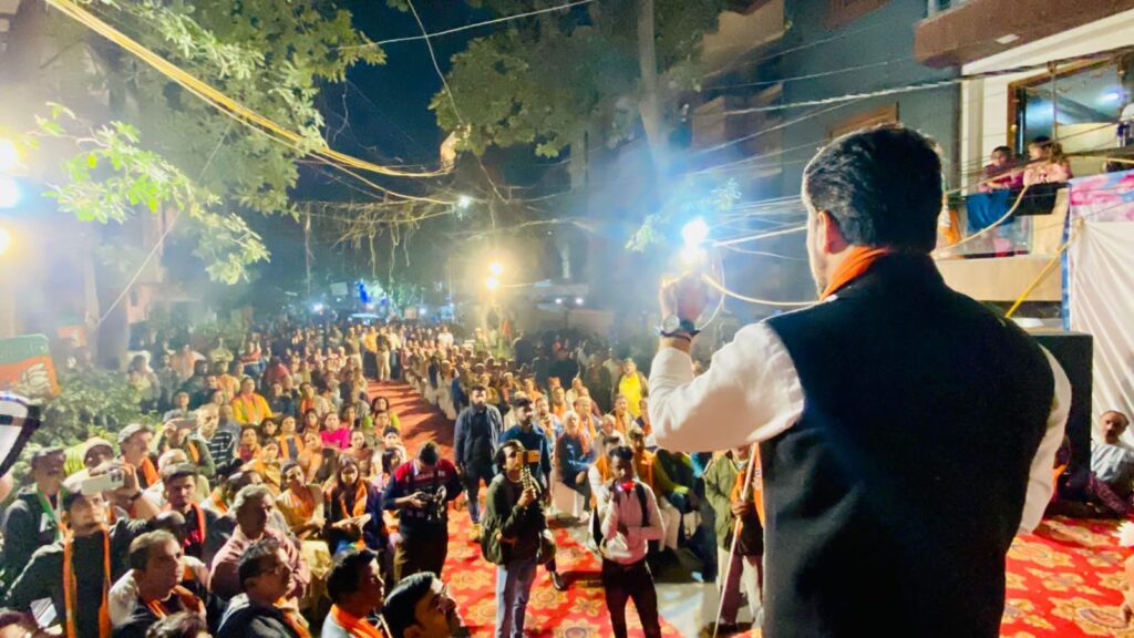 केजरीवाल के 3 यार, दारू, घोटाले और भ्रष्टाचार: अनुराग ठाकुर