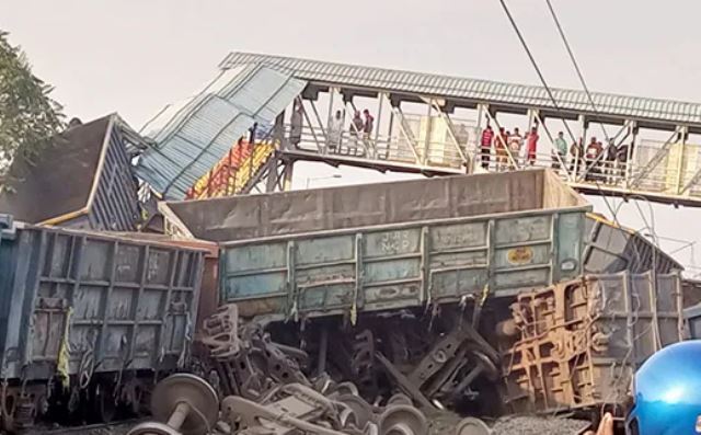 ओडिशा में पटरी से उतरी मालगाड़ी, रेलवे ने 19 ट्रेनें रद्द कीं, 20 के मार्ग में परिवर्तन
