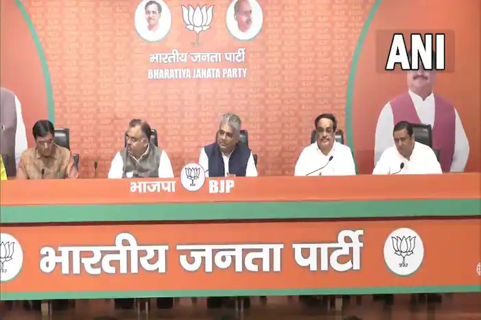 गुजरात विधानसभा चुनाव के लिए बीजेपी ने जारी की 160 उम्मीदवारों की पहली सूची