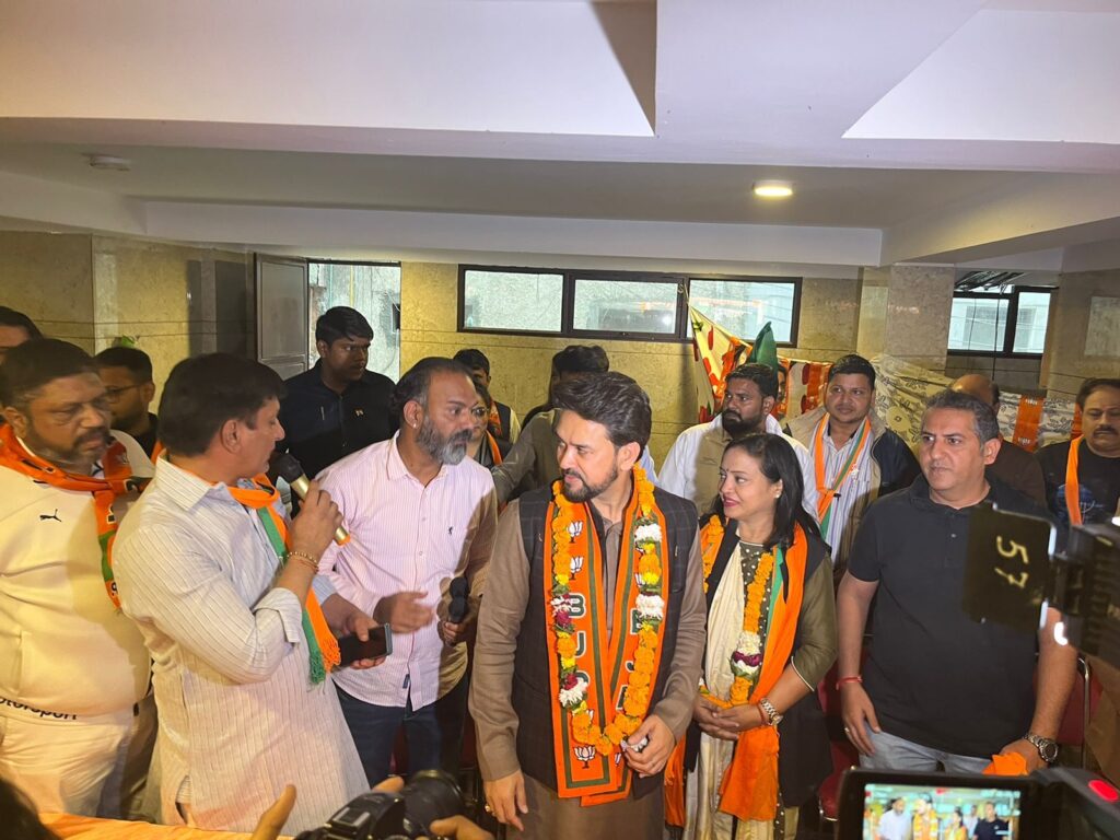 दंगाइयों, भ्रष्टाचारियों को केजरीवाल का खुला संरक्षण: अनुराग ठाकुर