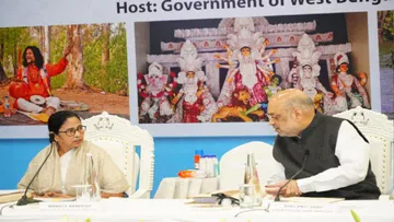 गृहमंत्री के सामने ही बीएसएफ अधिकारियों से बहस करने लगीं बंगाल की सीएम ममता बनर्जी