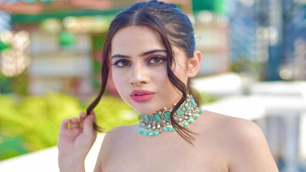 उर्फी जावेद का ड्रेसिंग सेन्स उनपर पड़ा भारी, दुबई पुलिस ने किया गिरफ्तार