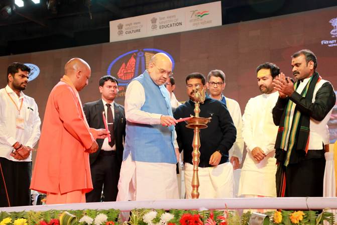 काशी तमिल संगमम ने भारत की संस्कृति के दो शिखरों के बीच सेतु बनाकर कई दूरियों को समाप्त किया है- अमित शाह