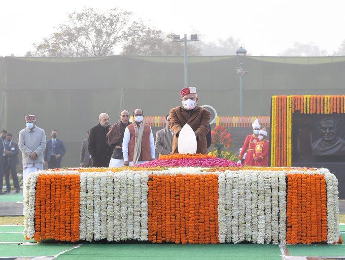 प्रधानमंत्री ने अटल जी को ‘सदैव अटल’ और संसद भवन में श्रद्धांजलि अर्पित की