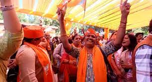 गुजरात में सभी रिकॉर्ड तोड़कर खिला ‘कमल’, हिमाचल में नहीं बदली ‘बदलाव की परम्परा’