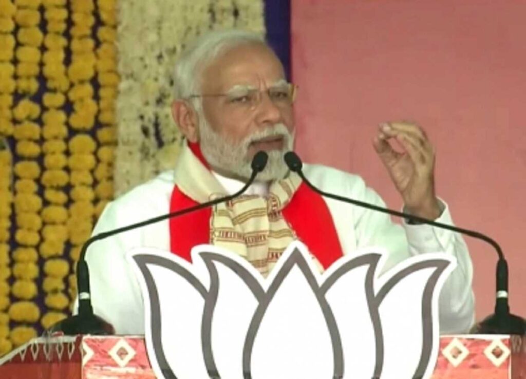 गुजरात: गोधरा में बोले पीएम मोदी, मल्लिकार्जुन खड़गे को मेरी तुलना रावण से करना सिखाया गया