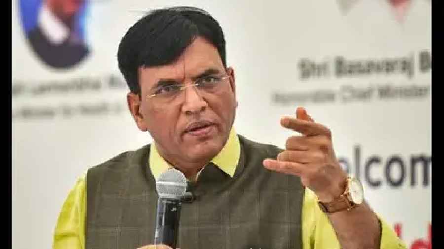 भारत जोड़ो यात्रा में कोरोना गाइडलाइंस का सख्ती से पालन किया जाए: हेल्थ मिनिस्टर मनसुख मांडविया