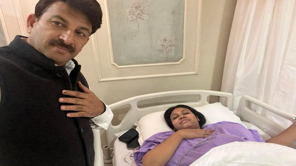 51 साल की उम्र में तीसरी बार पिता बने मनोज तिवारी, ट्वीट कर बोले- सरस्वती आई है