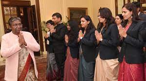 प्रकृति ने हमें भरपूर उपहार दिया है और पर्यावरण के प्रति संवेदनशील और उत्तरदायी बनना हममें से प्रत्येक का कर्तव्य है- राष्ट्रपति मुर्मु
