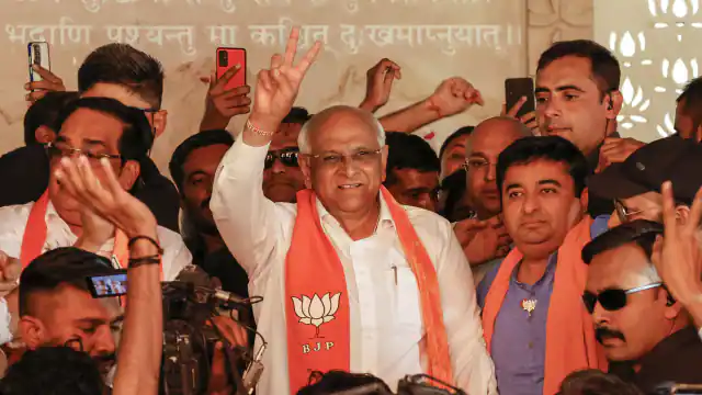 गुजरात में बीजेपी ने 25 सीटों पर बड़े अंतर से दर्ज की जीत, आज पूरी कैबिनेट के साथ सीएम पद से इस्तीफा देंगे भूपेंद्र पटेल