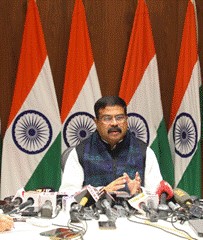 स्थानीय भाषा और मातृ भाषा में शिक्षा से जनजातीय आबादी सशक्त बनेगी: धर्मेंद्र प्रधान