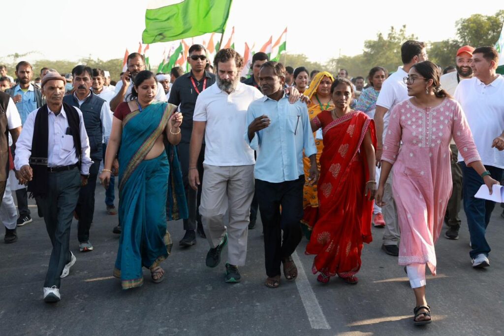 राहुल गांधी की ‘भारत जोड़ो यात्रा’ आज सुबह दौसा जिले में गोलिया गांव से हुई शुरू