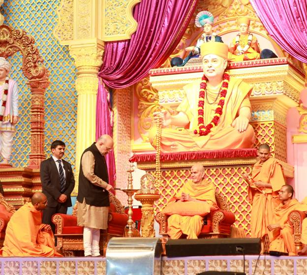 एक सन्यासी का समाज में योगदान लोगों को शांति, सद्मार्ग व सदउद्देश्य देना होता है जिसे प्रमुख स्वामी महाराज ने जीवन पर्यंत किया: अमित शाह