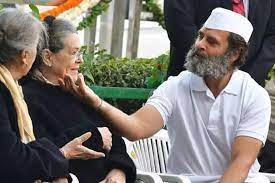 राहुल गांधी ने मां के साथ की हंसी ठिठोली, सोनिया गांधी के साथ वीडियो वायरल