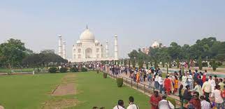 ताजमहल पर ऐतिहासिक तथ्य हटाने की याचिका सुप्रीम कोर्ट ने की खारिज, कहा- हम यहां इतिहास खोलने नहीं आए हैं