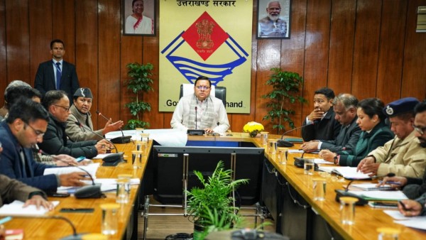 जोशीमठ में भू धंसाव: केंद्र सरकार ने गठित की 6 सदस्यीय समिति, सीएम धामी ने की हाई लेवल मीटिंग