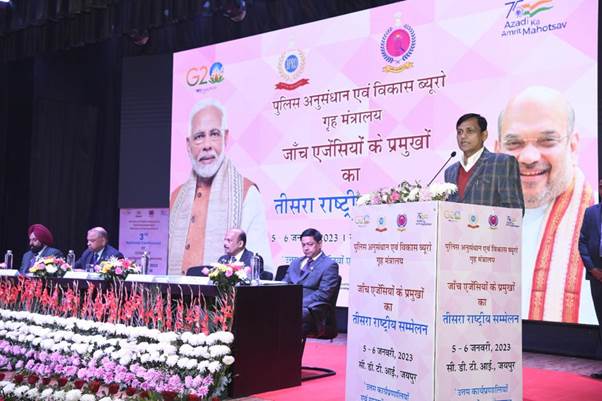 केन्द्रीय गृह राज्य मंत्री श्री नित्यानंद राय ने आज राजस्थान की राजधानी जयपुर में जांच एजेंसियों के प्रमुखों के तीसरे द्विवार्षिक राष्ट्रीय सम्मेलन के उद्घाटन समारोह को संबोधित किया